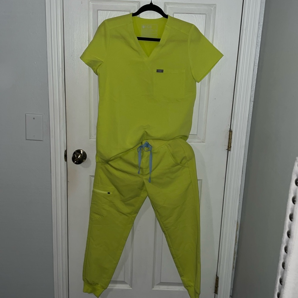 Figs Zamora jogger XS petite, Figs Catarina one pocket scrub top XS
